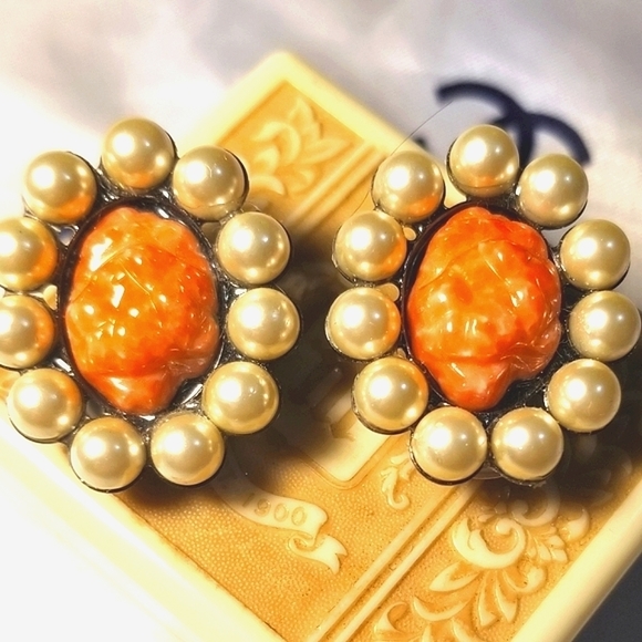 RARE VRBA Miriam Haskell Vintage Coral Pearl Earrings - Picture 2 of 8